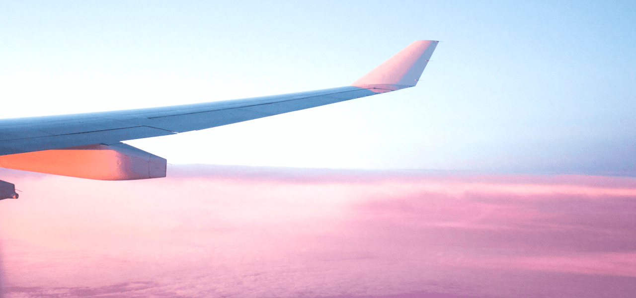 飛行機と美しい夕焼け