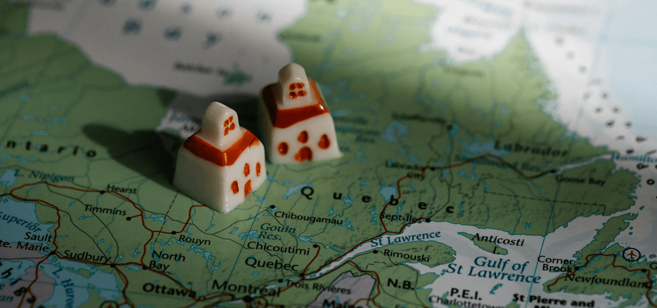 次に出る情報を待つ間!「確認先」と英語フレーズのイメージ