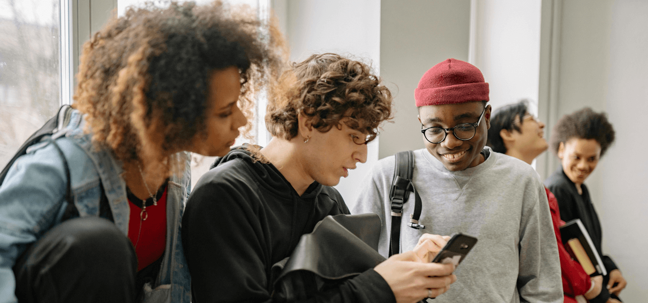 「小遣い稼ぎ」から赤字へ！学生ローンに及ぶ前に止めたいのイメージ