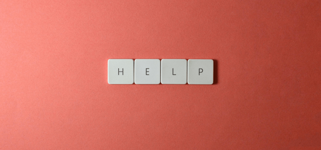 目の前で乱闘…でも助ける人はいない？のイメージ